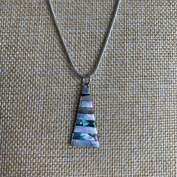Vintage pendant alpaca sterling and abalone inlay on new sterling chain - Picture 3 of 5